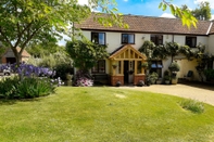 Exterior Berrys Place Farm Cottage