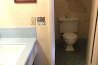 Toilet Kamar Thunderbird Motel