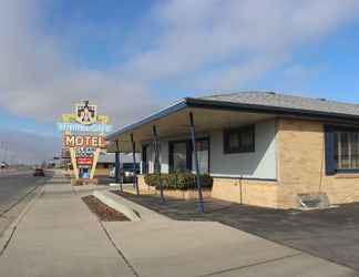 Exterior 2 Thunderbird Motel