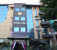 Bên ngoài 2 Hotel Loto