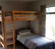 Kamar Tidur 4 26 Caverhill Close