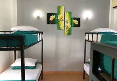 Bedroom 3 Seconds Hostel