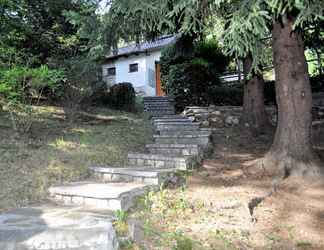 Bên ngoài 2 Typical, Romantic Tessiner Cottage