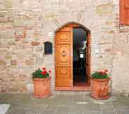 Exterior 2 Charming Borgo Medievale Apartment