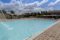 Swimming Pool Foro Appio Mansio Hotel