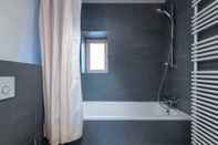 In-room Bathroom Europea Luxury Duplex Residence Flagey