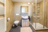 In-room Bathroom Herberge zur Eckartsburg