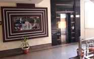 Lobi 7 Hotel Royal Stay