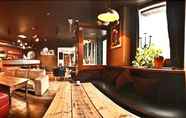 Quầy bar, cafe và phòng lounge 2 Vert Lodge Chamonix
