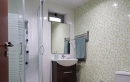 Toilet Kamar 6 O Ninho Guest House