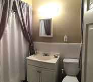 In-room Bathroom 4 Door172