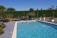 Swimming Pool Chambre d'Hotes et Spa