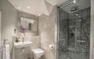 In-room Bathroom 2 José Pizarro The Swan Inn Esher