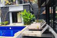 Kolam Renang Villa Glas