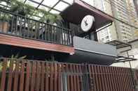 Exterior The Silver Stag 5mins BTS 9mins JJmarket