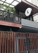 EXTERIOR_BUILDING The Silver Stag 5mins BTS 9mins JJmarket