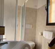 In-room Bathroom 2 B&B Corte Castella