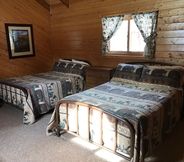 Bedroom 6 Grandview Cabins & RV Resort