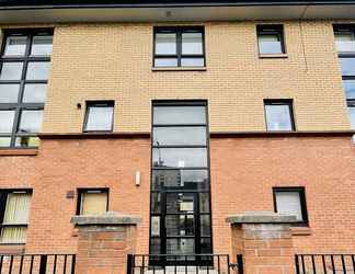 Exterior 2 Modern 2 bed Apartment Near City Centre