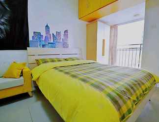 Bedroom 2 Avatar Young Lion Large Queen Bed & High Rise View