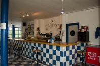 Bar, Cafe and Lounge Camping Rio Nela