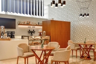 Bar, Cafe and Lounge Grand Mercure Dubai Airport Hotel