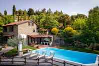 Swimming Pool Villa La Foce