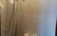 In-room Bathroom 5 Hostal Illan