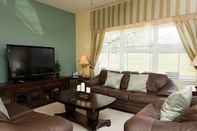 Common Space Luxurious 6 Bedroom 4 Bath Villa in Windsor Hills Resort