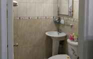 Toilet Kamar 2 Clear Water Bay B&B II