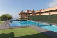 Swimming Pool Apartamento Albatros  by Iberplaya