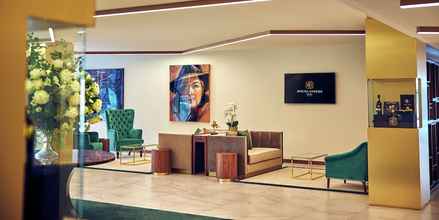 Lobby 4 Boeira Garden Hotel Porto Gaia, Curio Collection by Hilton