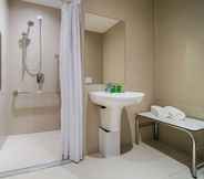 In-room Bathroom 5 Ibis Styles SP Centro