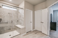 In-room Bathroom Beautiful furnished 3 bedroom Allen Home