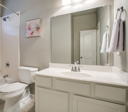 In-room Bathroom 3 Beautifully furnished 3 bedroom Frisco