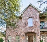 Exterior 4 Beautifully furnished 3 bedroom Frisco