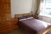 Bedroom 2-bed House in Sittingbourne, DW Lettings 4FW