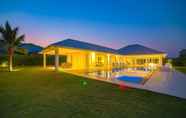 Kolam Renang 2 Luxury Modern 4 BR Pool Villa - PH111