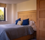 Kamar Tidur 6 Woodchester Valley House