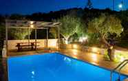 Swimming Pool 7 Villa Douloumi