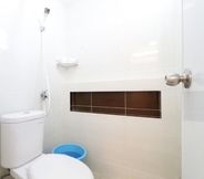 Toilet Kamar 3 Travelibu @ Bassura City Apartment