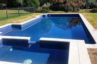 Swimming Pool The Lancefield Lodge