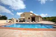 Swimming Pool Villa Palomira