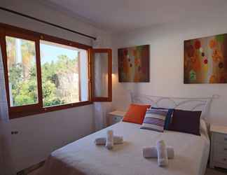 Bedroom 2 Only 100m to the Beach! Spacious Villa With Private Pool - 12 People