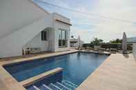 Swimming Pool Private Family Retreat With Pool Short Walk to the Sea