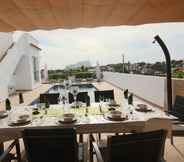 Restaurant 2 Private Family Retreat With Pool Short Walk to the Sea