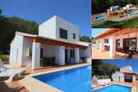 Swimming Pool 2 Twin Luxurious & Secluded Villa - Private Pools, Walk to the Beach & Moraira