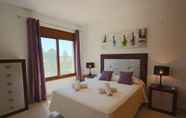 Bedroom 2 2 Twin Luxurious & Secluded Villa - Private Pools, Walk to the Beach & Moraira