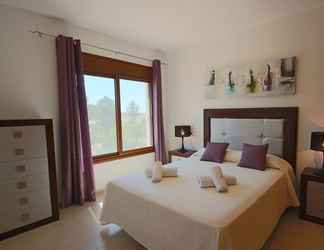 Bedroom 2 2 Twin Luxurious & Secluded Villa - Private Pools, Walk to the Beach & Moraira