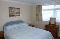 Bedroom 2-bed Flat With Superfast Wi-fi DW Lettings 9WW